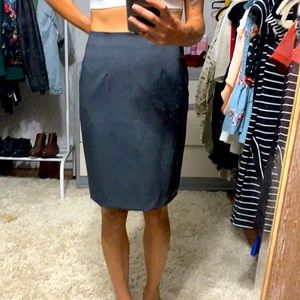 h&m business skirt never worn. still has the tags